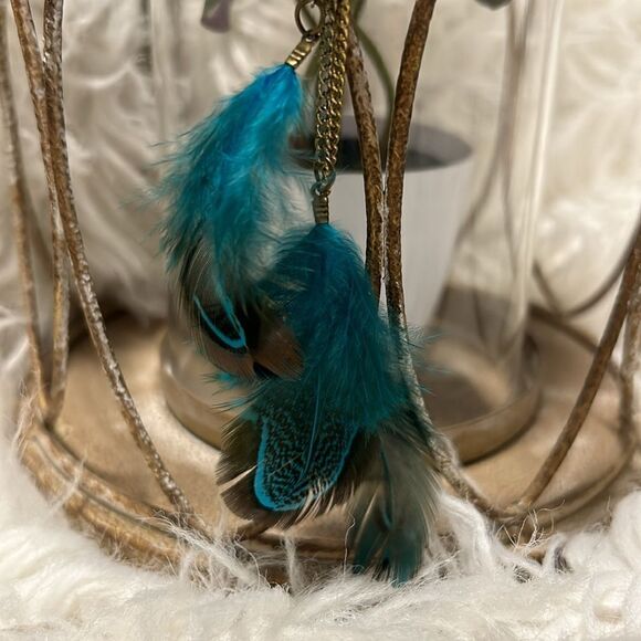 Feathered earrings  - Picture 3 of 4